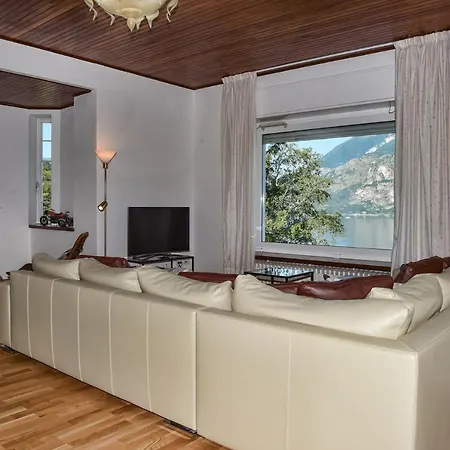 Perledina By Wonderful Italy * Perledo